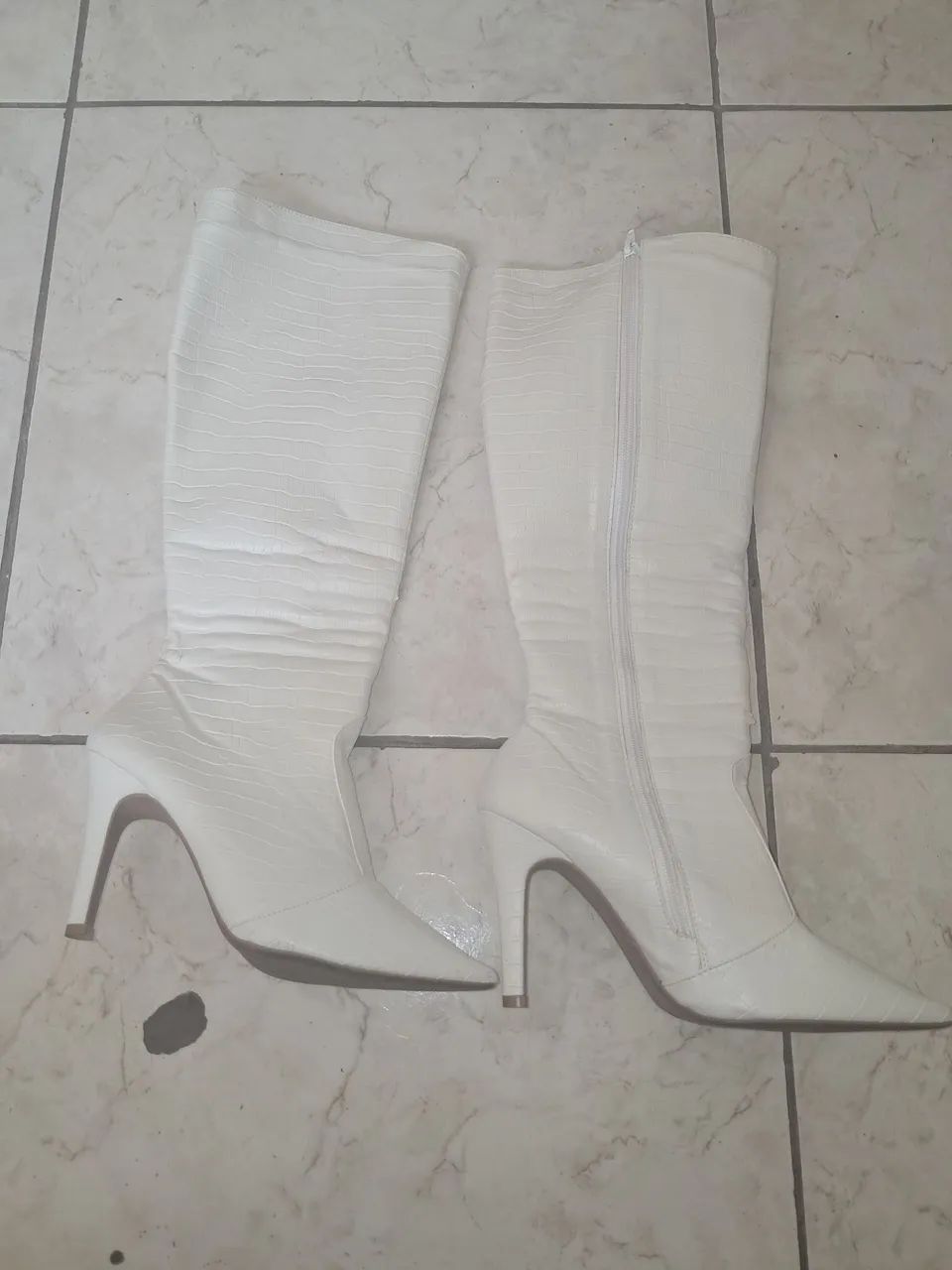 Bota Branca / cano alto - Foto 3