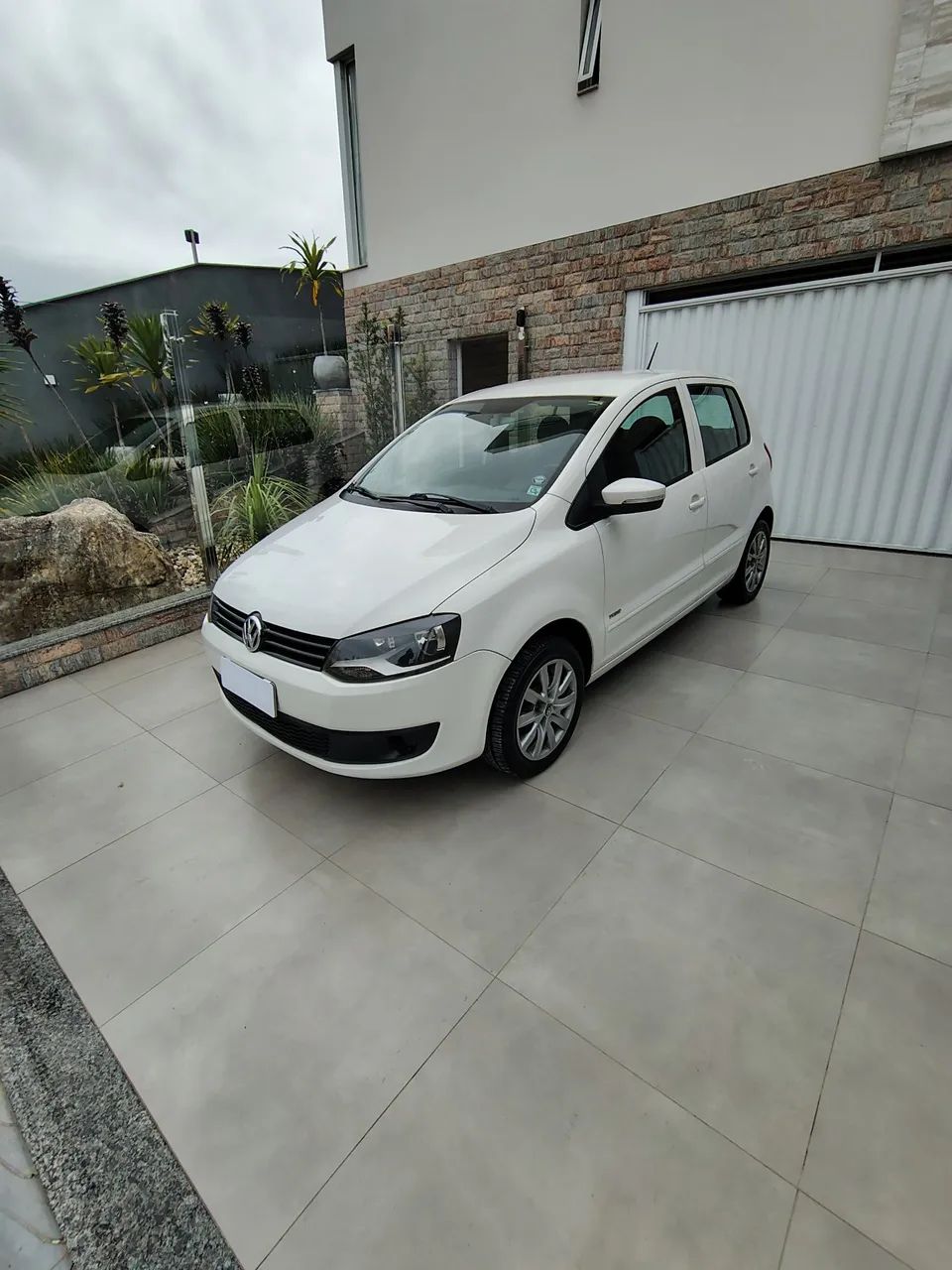 Volkswagen Fox 1.0 MI Total Flex 8V 5P 2012