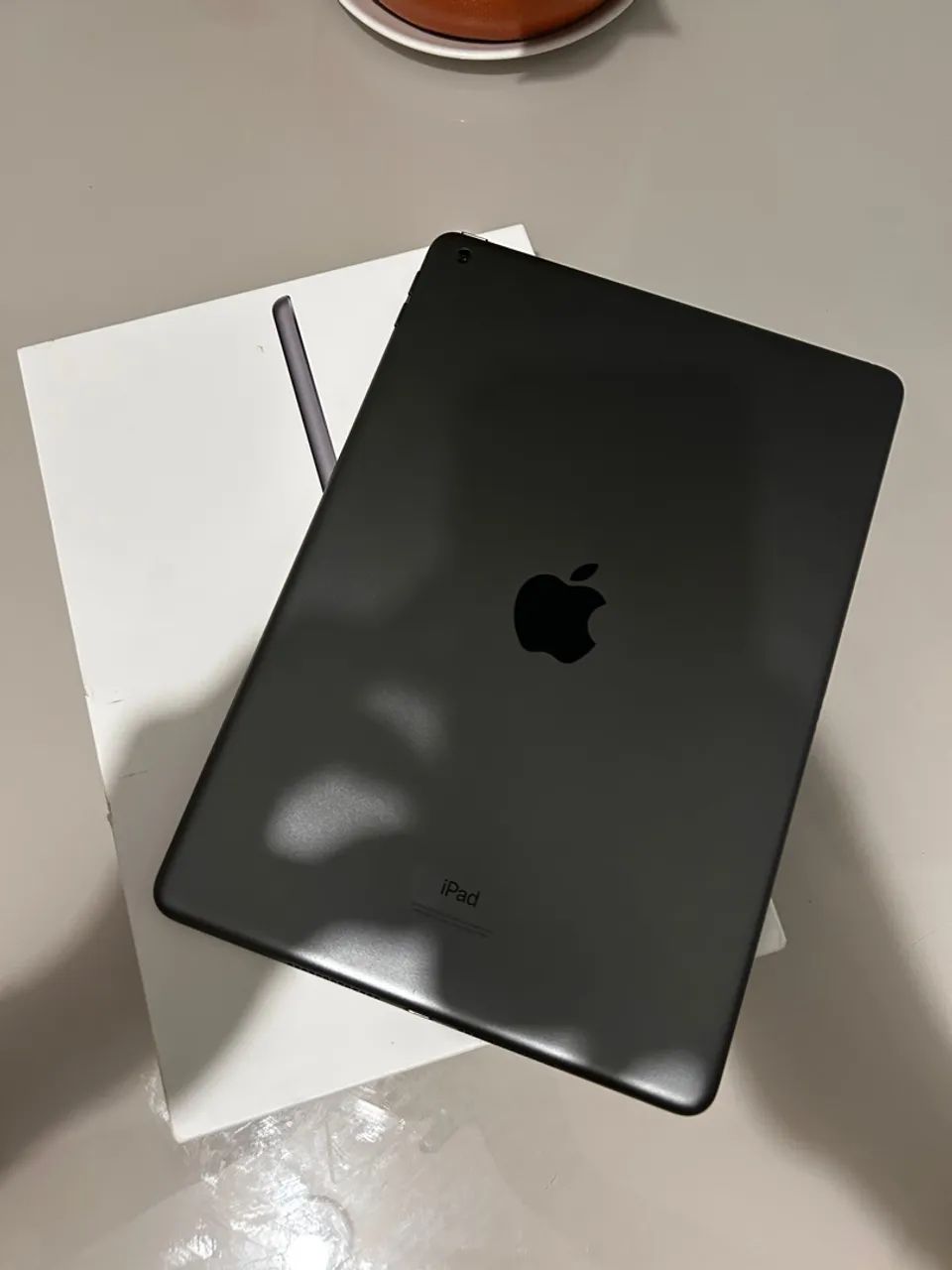 iPad 9 em excelente estado com capa e caixa - Foto 3
