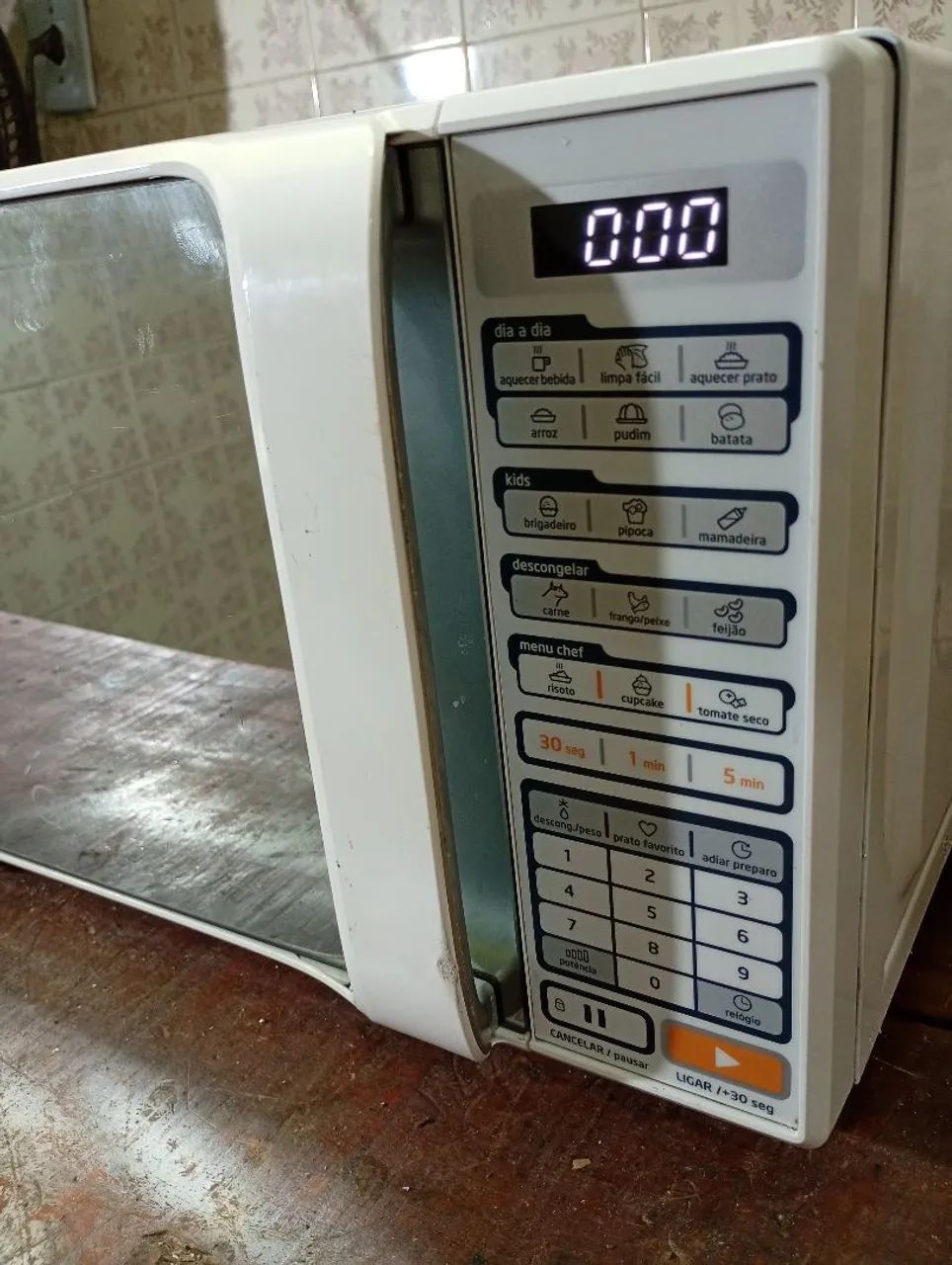 Microondas Midea 20 litros branco - Foto 2