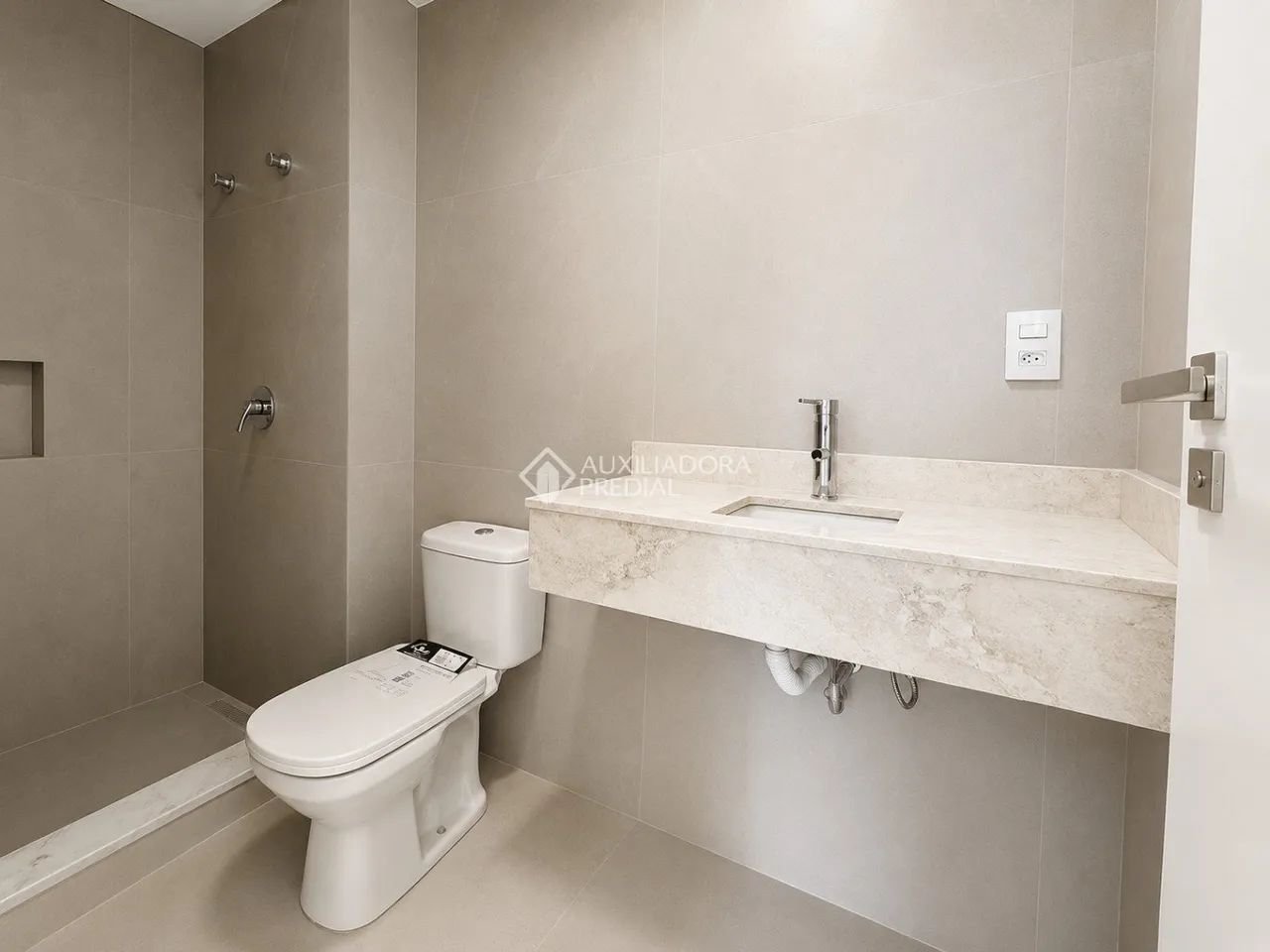 Apartamento com sacada no Porto da Lagoa. - Foto 5