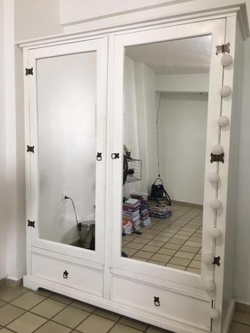 Guarda roupa de Madeira Maciça
