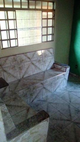 Vendo ou troco casa menor valor mais volta - Foto 4