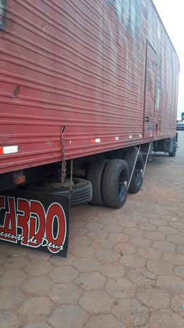 Ford cargo 88 mwm caixa de 7 turbina grande e reduzido baú 11 mts - Foto 3