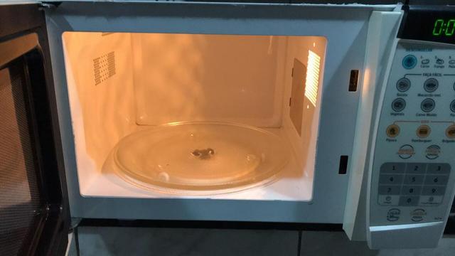 Lindo Microondass Electrolux 23 litros - Foto 2
