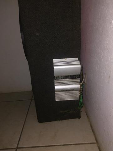 Caixa de som automotivo