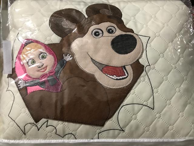 Vendo colcha de cama, panos de prato, tapetes
