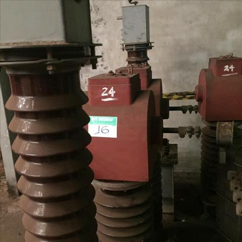 03 Transformadores de corrente m/balteau tipo SBO-59, 60 Hz, 350 kV. - #2644