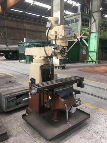 Fresadora ferramenteira Sinitron mesa de 1.300x400mm