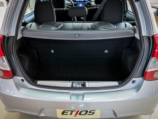 TOYOTA ETIOS 1.5 X PLUS 16V FLEX 4P 2019 - Foto 14