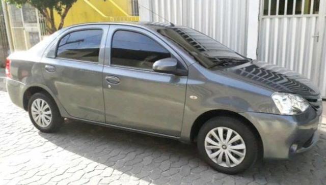 Toyota Etios Sedan 1.5X 14/15 Completo c/ GNV G5 - Foto 3