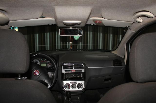 Fiat Punto Attractive 1.4 2012 - Foto 6