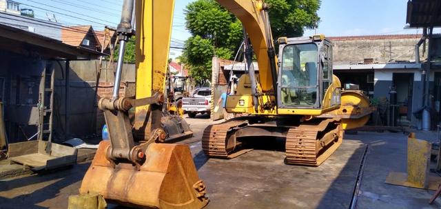 Escavadeira Caterpillar 315CL 2007