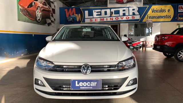 VOLKSWAGEN POLO COMFORTLINE 1.0 200TSI