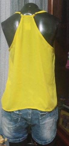 Blusa Regata Amarela com Bordado - Tam. G - Foto 4