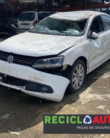 Sucata de jetta 2.0 aspirado 2012 para retirada de peças  - Foto 2