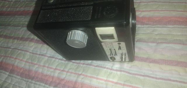 Camera e rádio antigo