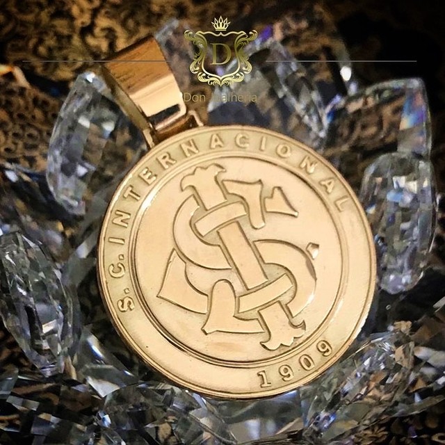Pingente em ouro 18k Brasão Time 30 gramas - Foto 2