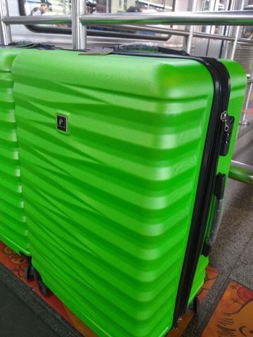 MALA DE RODINHAS  32KG PARA VIAGENS NACIONAIS E INTERNACIONAIS A MAIOR QUE TEM  - Foto 2