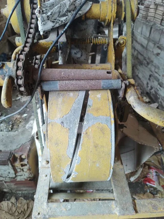 Duas maquinas bobinadeiras uma grande e uma pequena com motor otimo - Foto 5