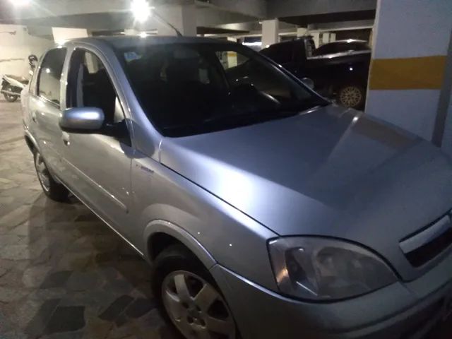 CHEVROLET - CORSA - 2010/2011 - Prata - R$ 31.000,00 - VCAR Veículos