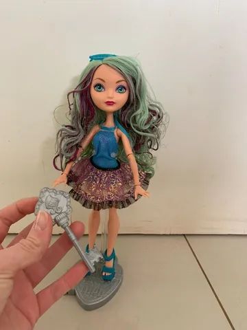 Boneca ever after high madeline hatter coberta de doce