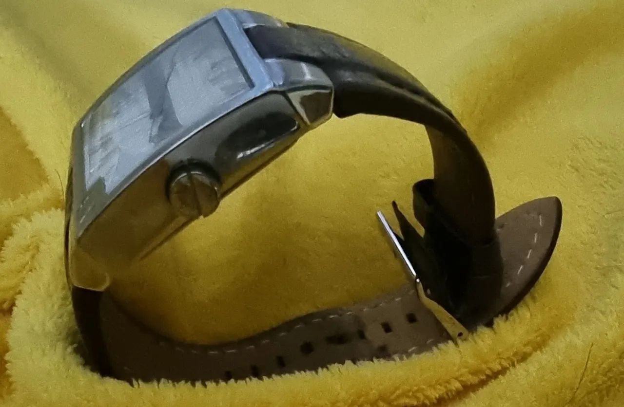 Relógio Armani Exchange pulseira de couro - Foto 3