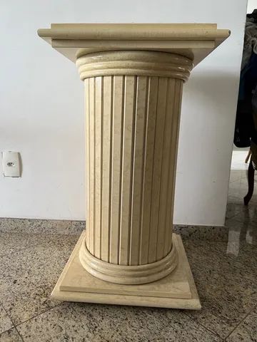 Torre de madeira com acabamento de pintura !