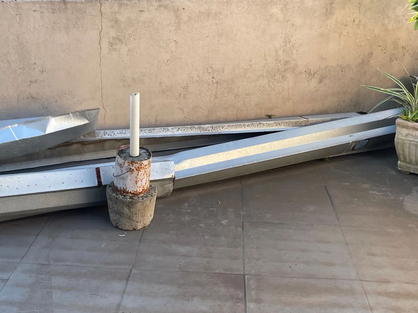 Calhas e algerosas usadas (pedaços) - Foto 4