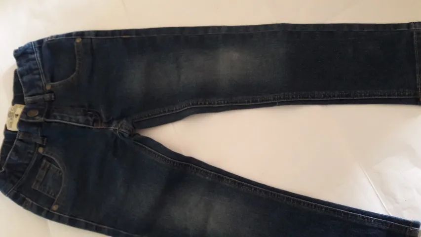 Calça jeans infantil masculina tamanho 4 - marca C&A - Seminova bem novinha - Foto 3