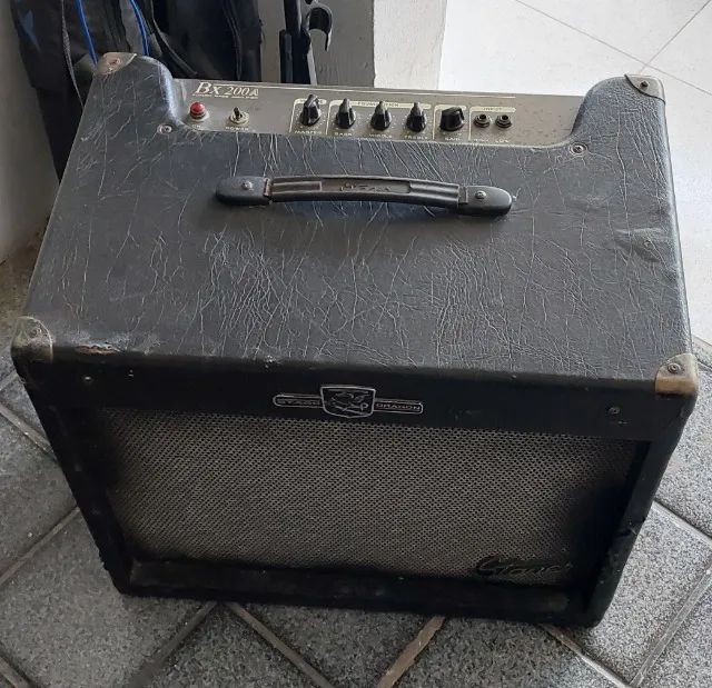 cubo para contrabaixo todo funcionando  bem só  com algumas  marcas de uso mais filé