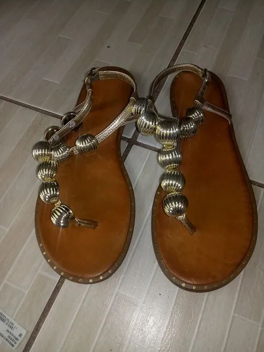 Uma linda rasteira de concha arezzo 38