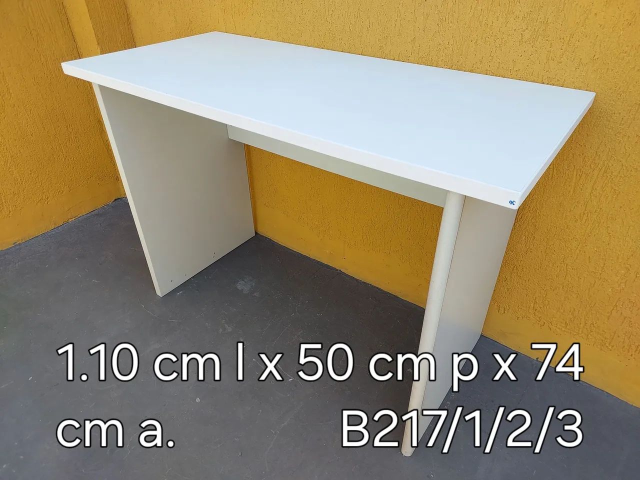 Mesa escritorio 1.10 cm X 50 cm - Foto 2