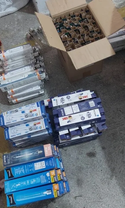Vendo Lâmpadas Vapor de Sódio/Metálico 400w, 250w, 150w