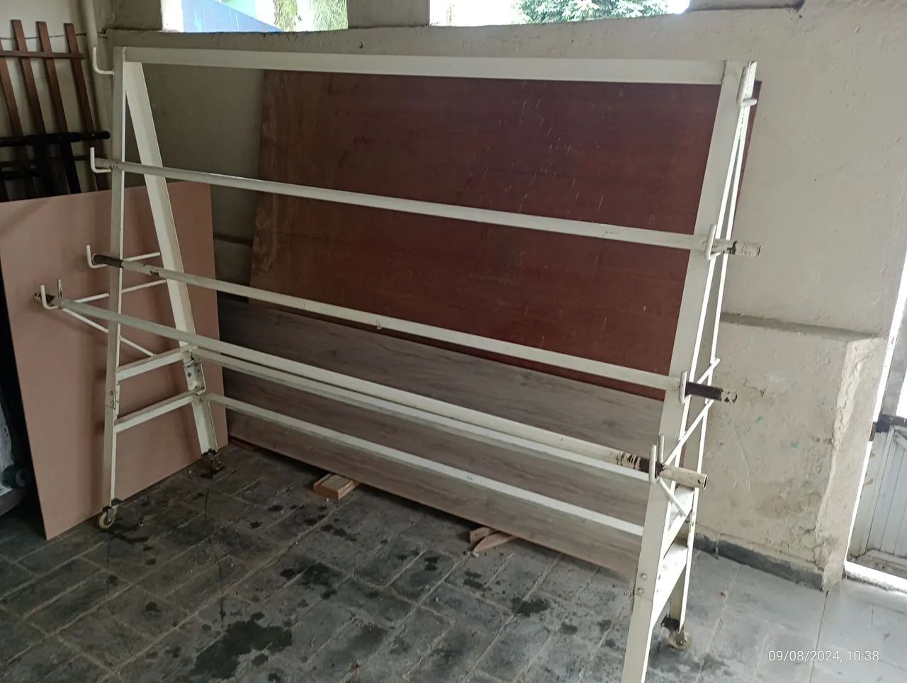 Super oferta. Expositor para tecidos com rodinhas. - Foto 2