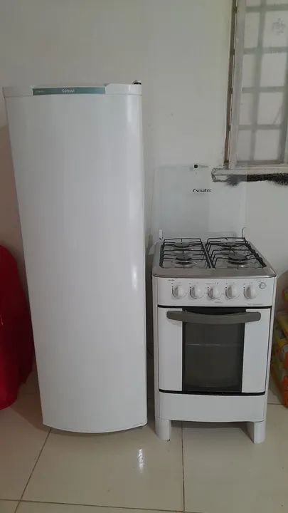 Geladeira e fogão. Entrego 