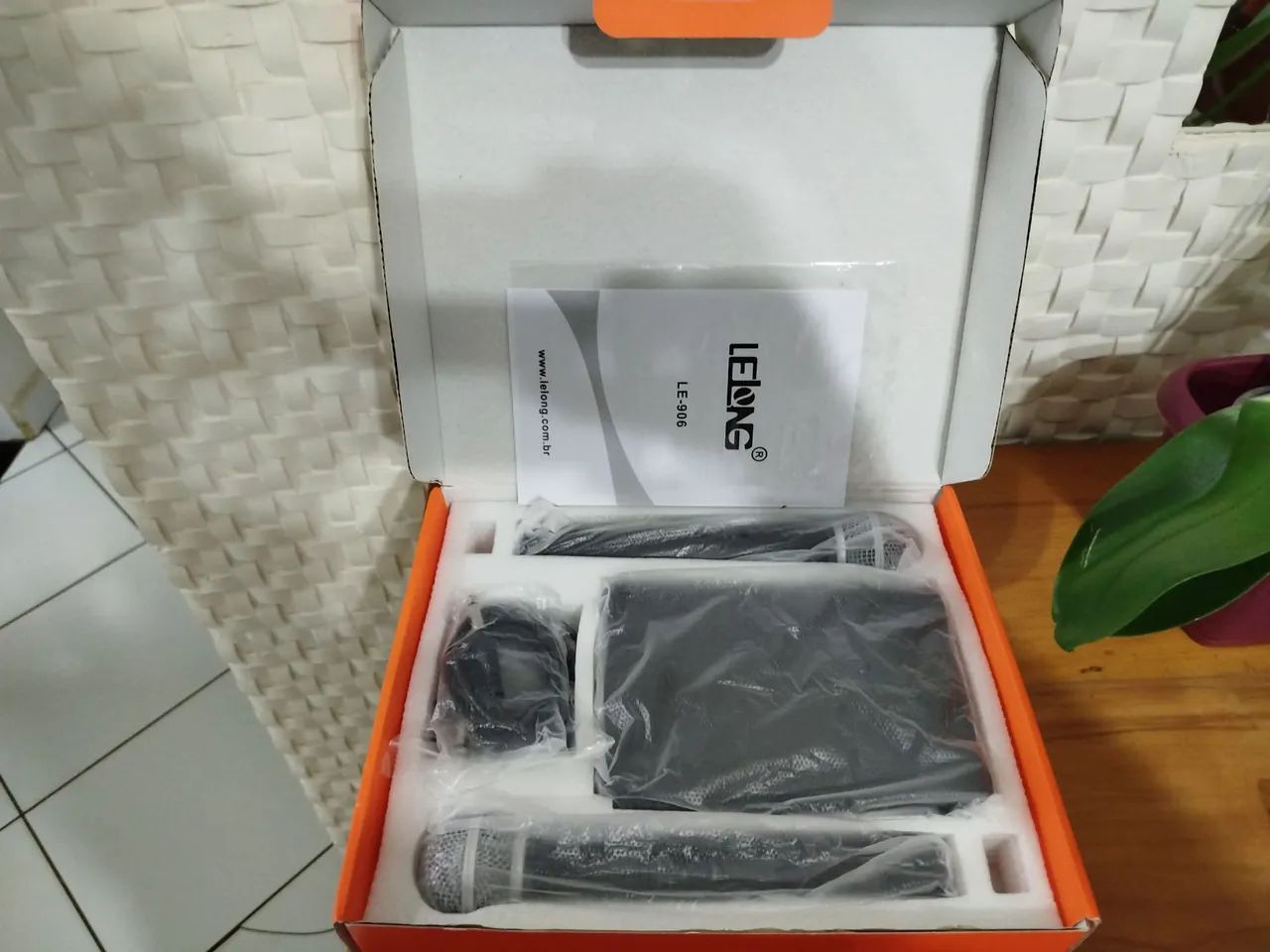 Microfone Sem Fio Profissional LE-906 LeLong - Foto 2