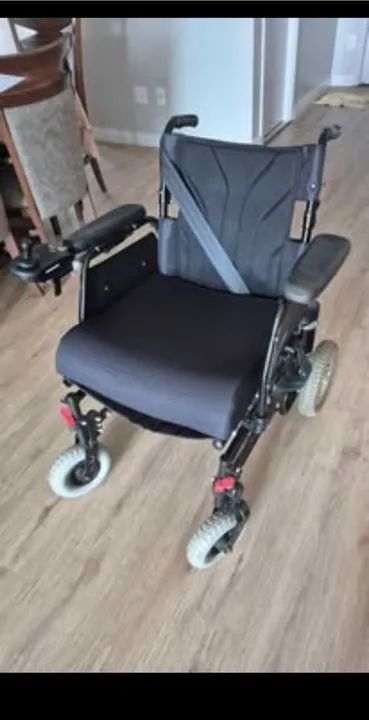 Cadeira de rodas elétrica 