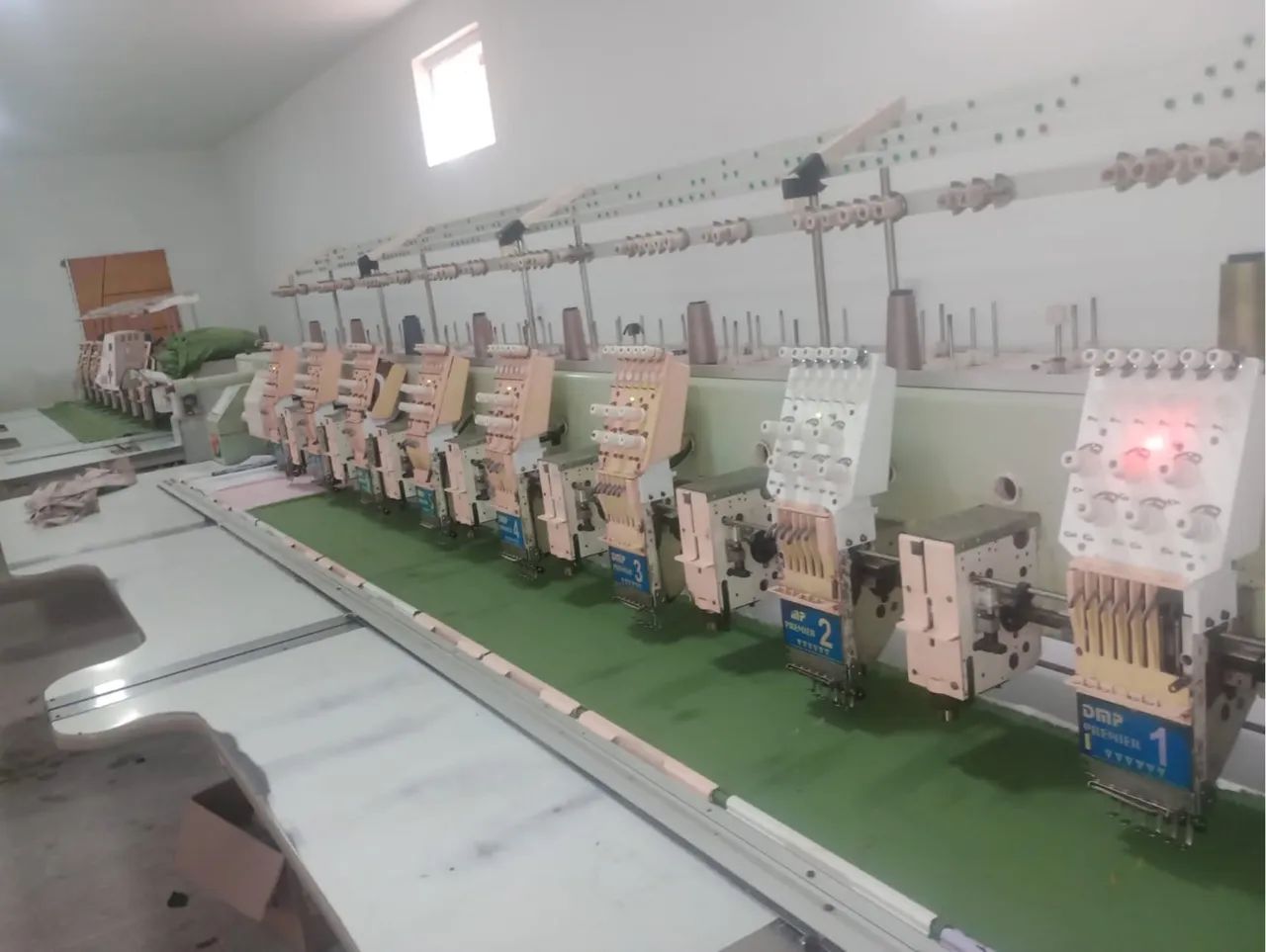 Máquina de bordado  - Foto 2