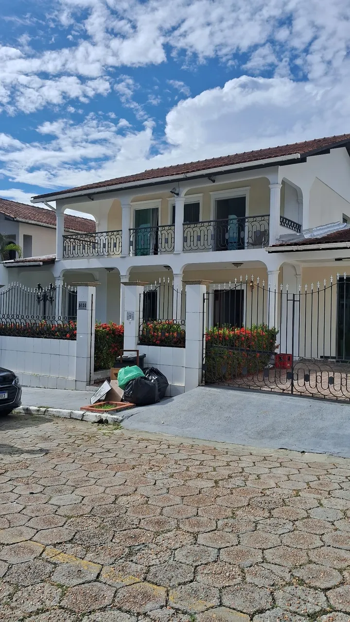 Casa 5qtos s/3suites Av Efigênio Sales