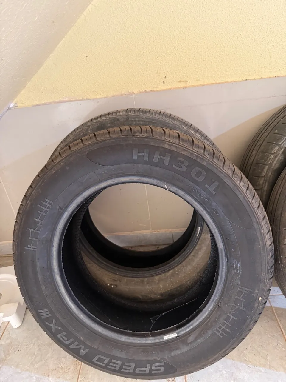Vendo 4 pneus aro 16 215/65