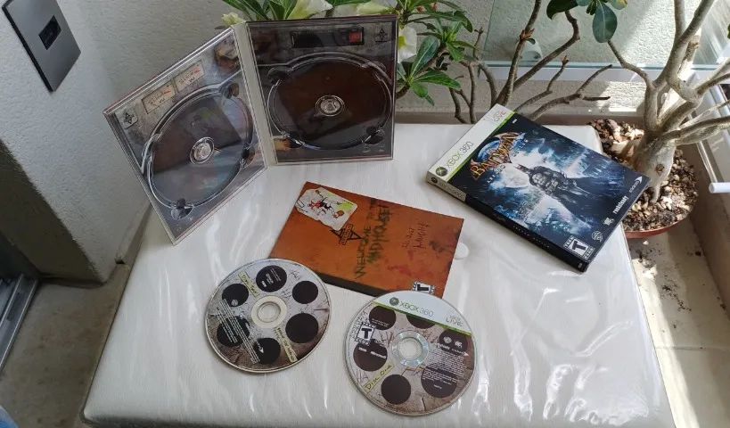 Jogo Batman Arkham Asylum Collector's Edition Xbox 360 Cib - Foto 5