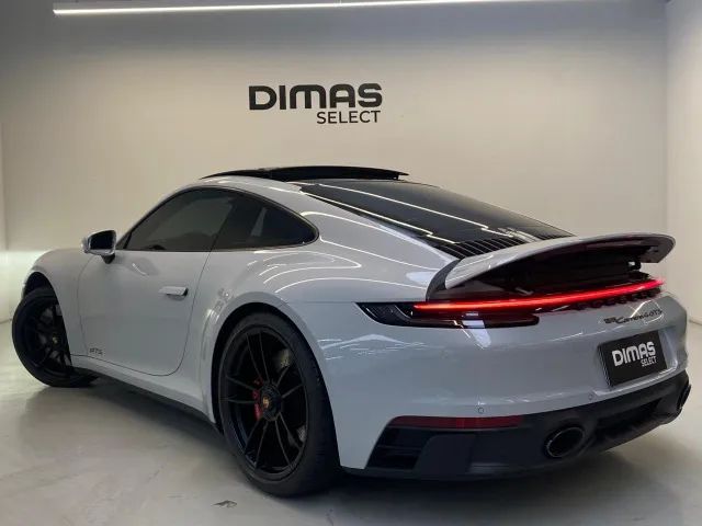 Porsche 911 Carrera 4 GTS 2024 c/ 5 mil km abaixo da fipe - Foto 5