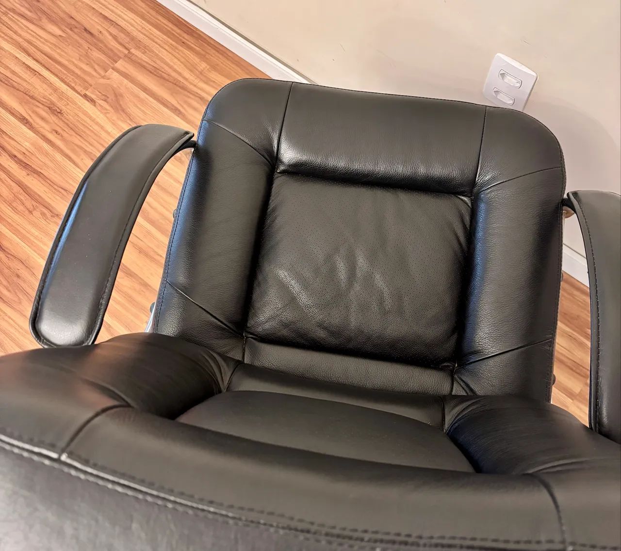 Poltronas couro legítimo 64662180845826122