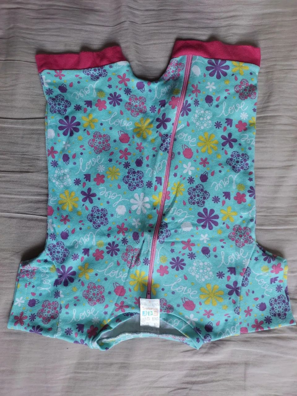 Baby clothes64293276690306122