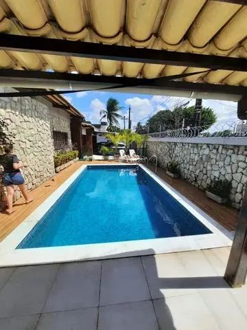 Casa para venda possui 450 metros quadrados com 4 quartos em Prado - Recife - PE