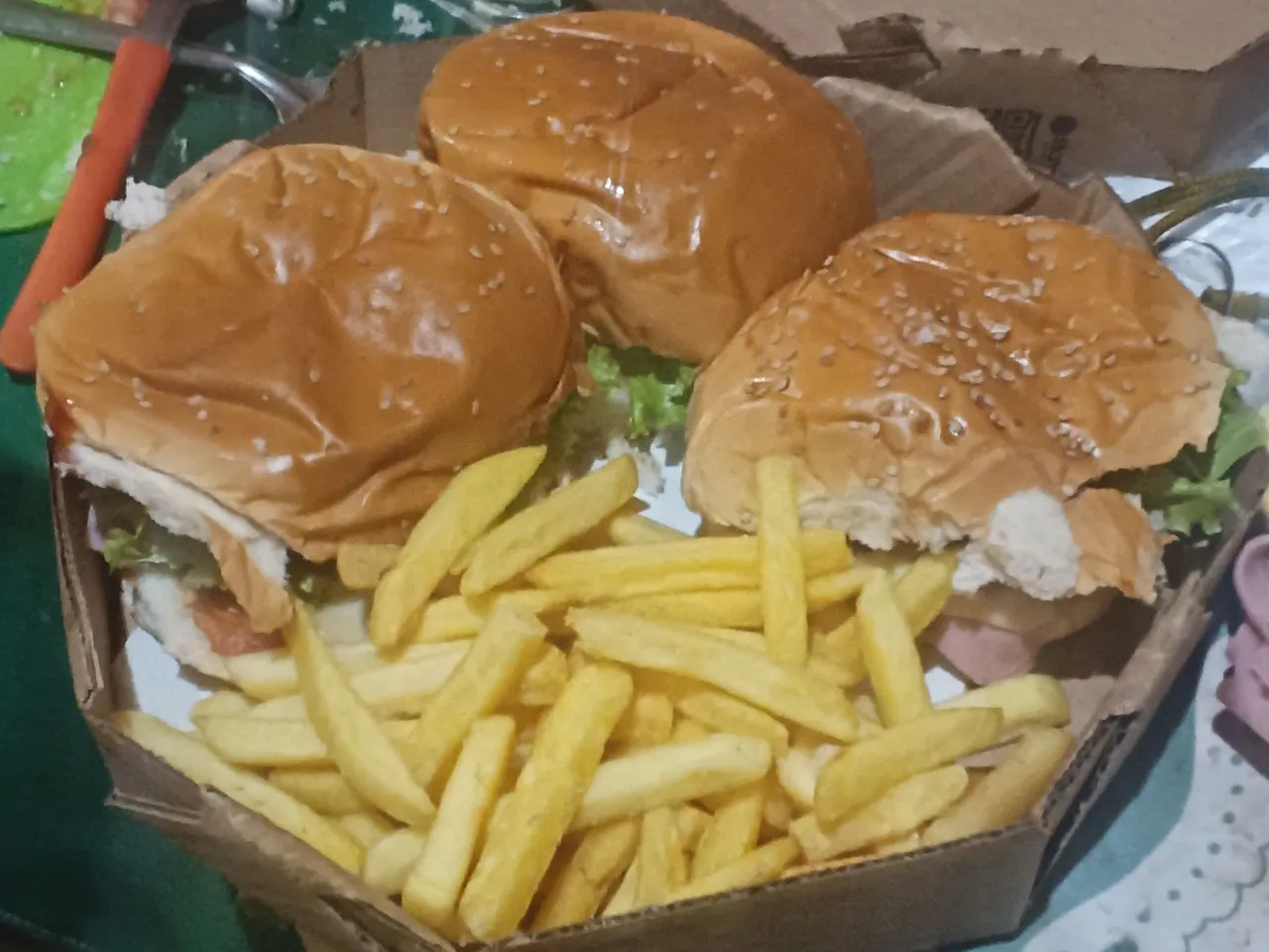 Combo de hambúrgueres com batata frita, combos de coxinhas , porção de batata frita,