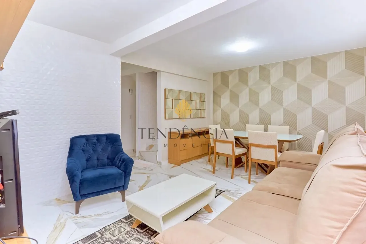 Sobrado com 4 quartos à venda, 162 m2 por R 649.000 - Xaxim - Curitiba PR