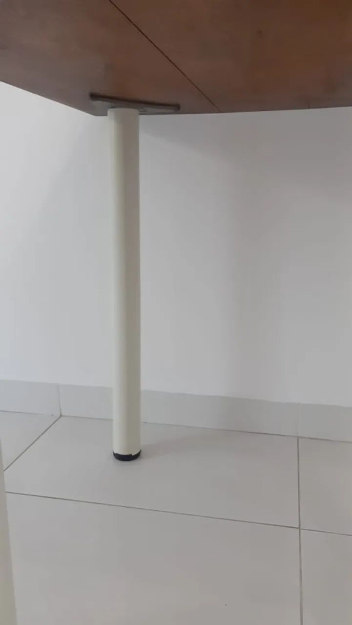 mesa aparador quadrada madeira maciça e pés de ferro  - Foto 4