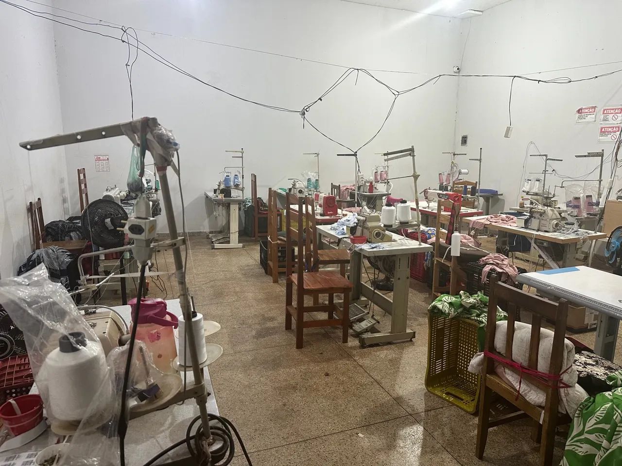 Confecção completa a venda para tecido e malha vendo urgente aceito proposta 